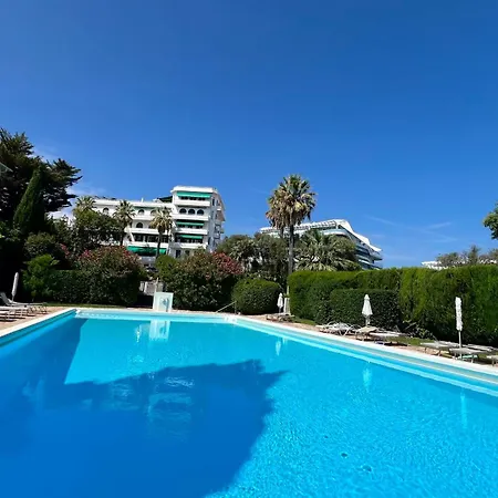 Les Pins 6 People Pool Tennis Juan-les-Pins